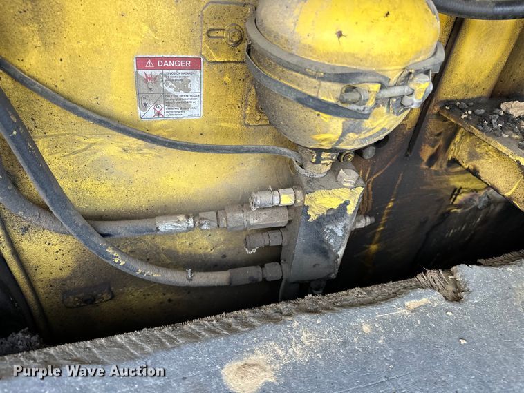 image for item OM9949 2014 Bomag CR362 paver