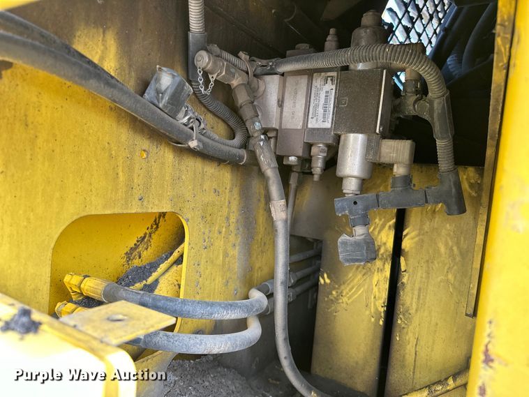 image for item OM9949 2014 Bomag CR362 paver