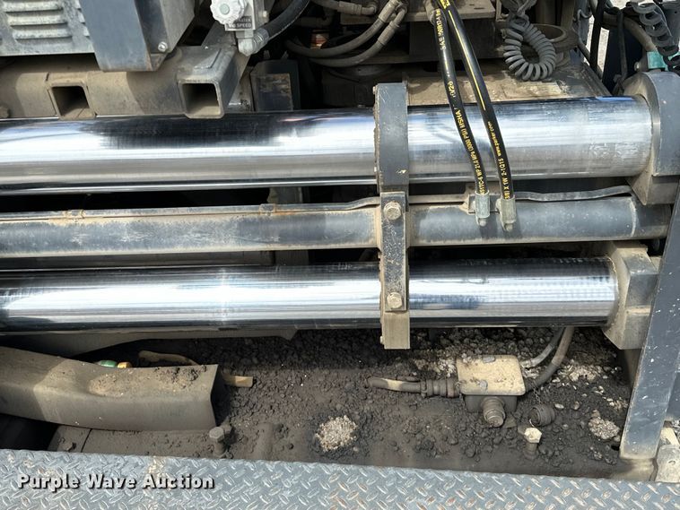 image for item OM9949 2014 Bomag CR362 paver