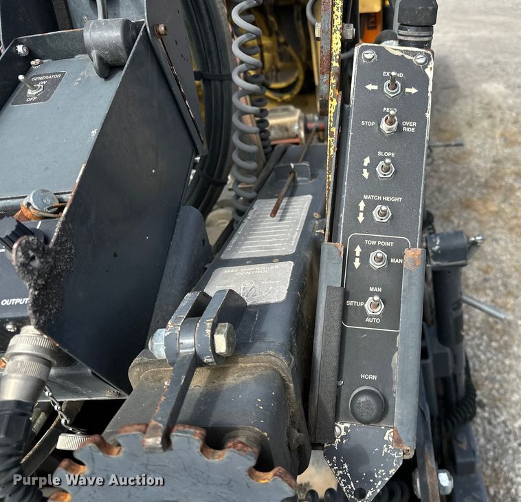 image for item OM9949 2014 Bomag CR362 paver