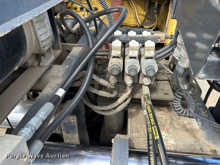 image for item OM9949 2014 Bomag CR362 paver