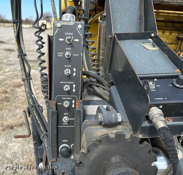 image for item OM9949 2014 Bomag CR362 paver