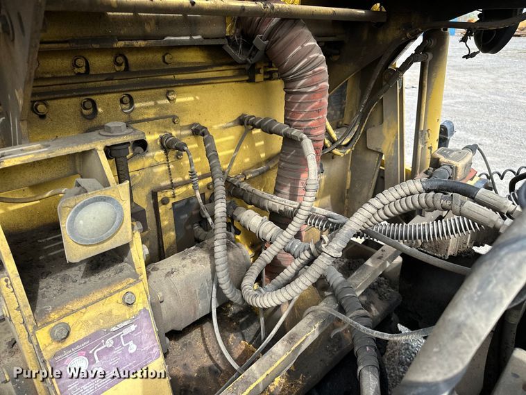 image for item OM9949 2014 Bomag CR362 paver