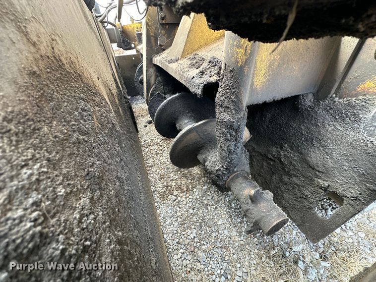 image for item OM9949 2014 Bomag CR362 paver