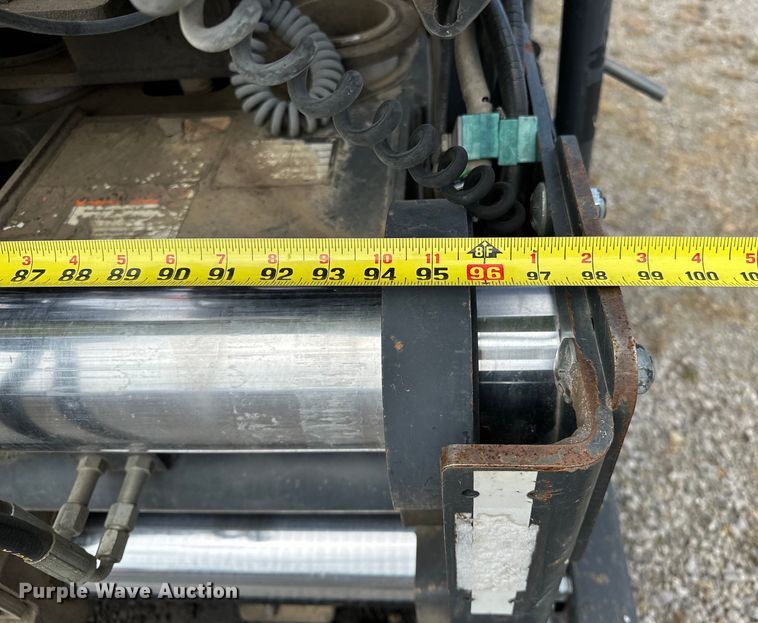 image for item OM9949 2014 Bomag CR362 paver