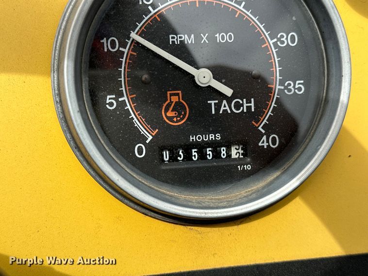 image for item OM9949 2014 Bomag CR362 paver