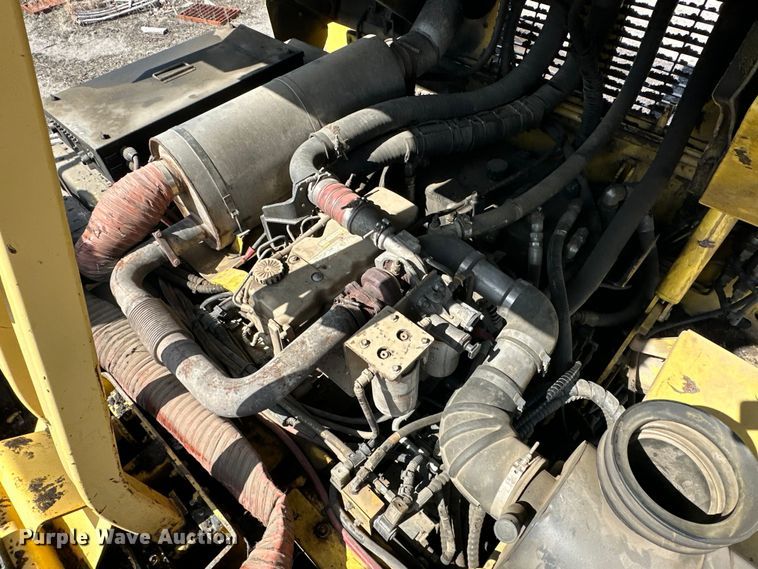 image for item OM9949 2014 Bomag CR362 paver