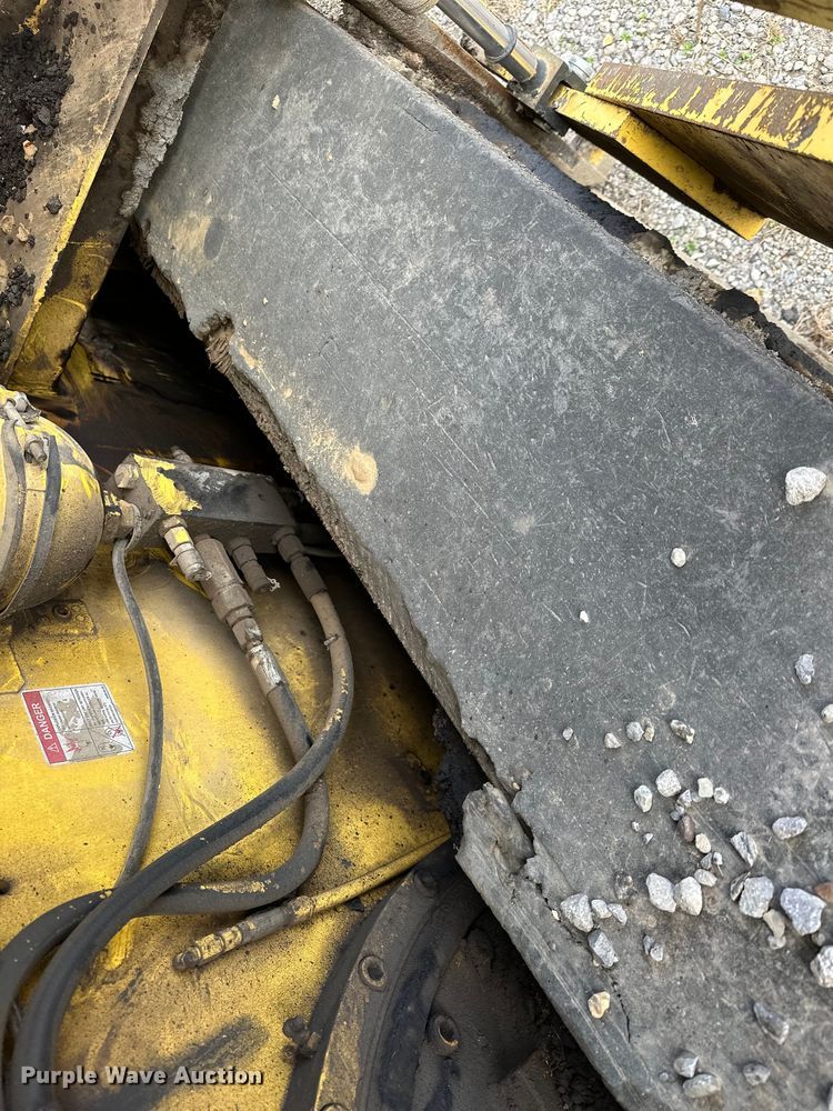 image for item OM9949 2014 Bomag CR362 paver