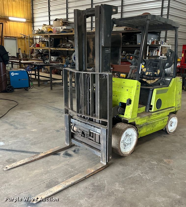 image for item OM9954 Clark GCS20MB forklift