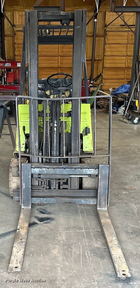 image for item OM9954 Clark GCS20MB forklift