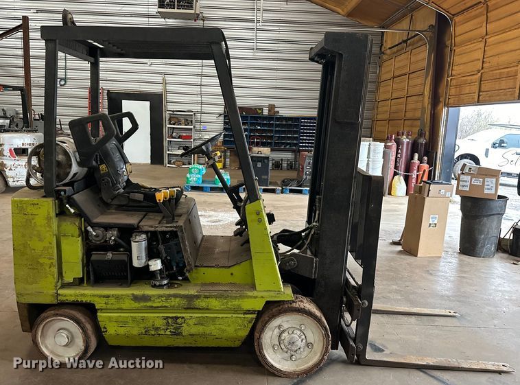 image for item OM9954 Clark GCS20MB forklift