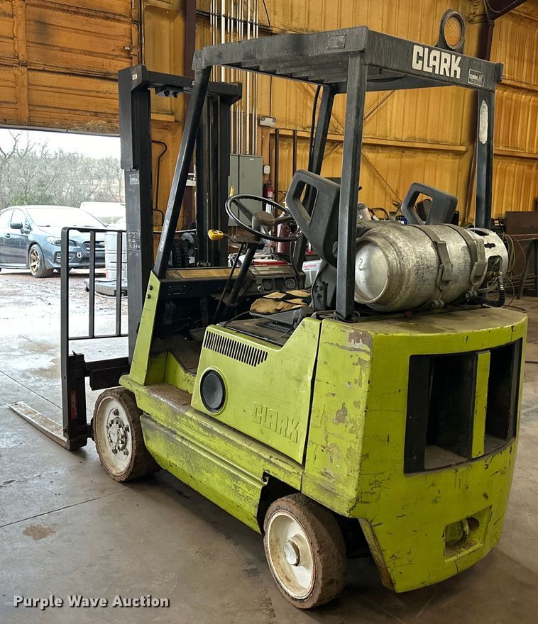 image for item OM9954 Clark GCS20MB forklift