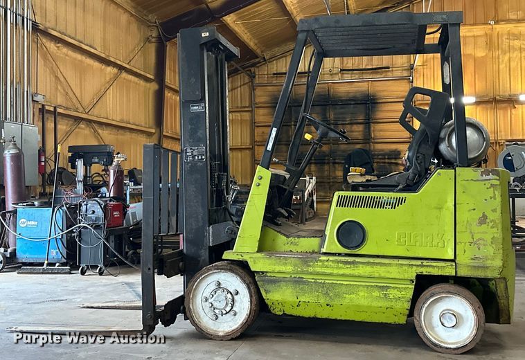 image for item OM9954 Clark GCS20MB forklift