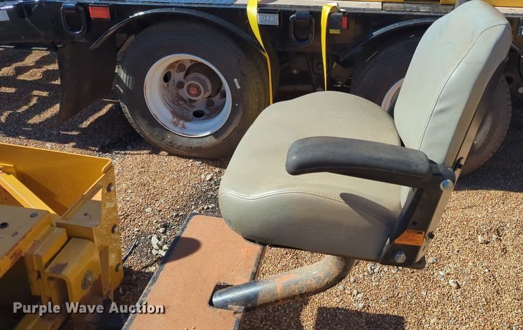 image for item OM9958 RoadWidener  FH-R skid steer road widener