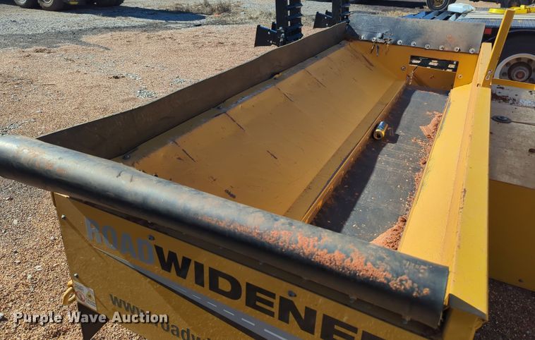 image for item OM9958 RoadWidener  FH-R skid steer road widener