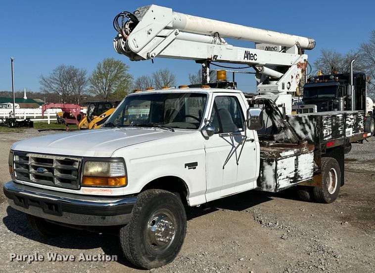 image for item OM9959 1997 Ford F450 Super Duty bucket truck