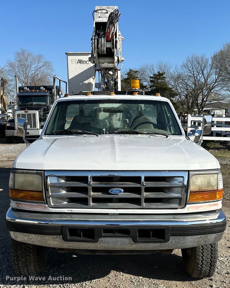 image for item OM9959 1997 Ford F450 Super Duty bucket truck