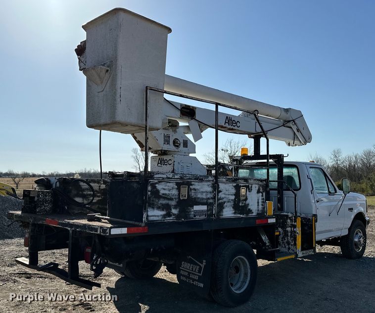 image for item OM9959 1997 Ford F450 Super Duty bucket truck