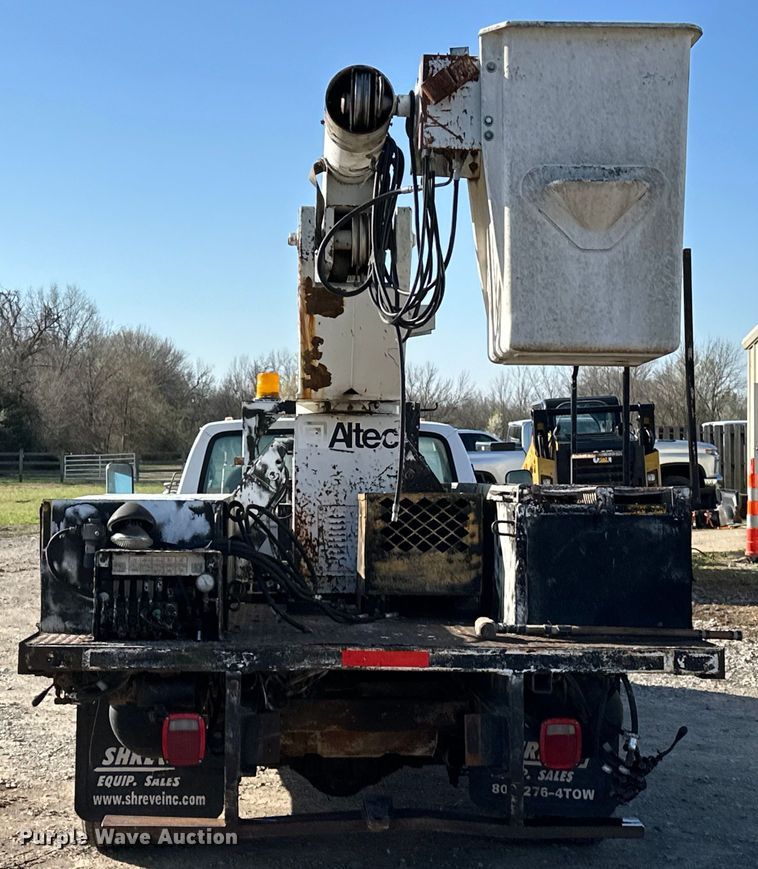 image for item OM9959 1997 Ford F450 Super Duty bucket truck