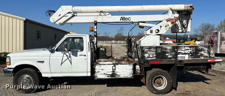 image for item OM9959 1997 Ford F450 Super Duty bucket truck