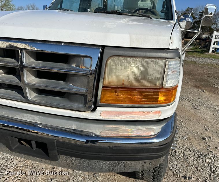 image for item OM9959 1997 Ford F450 Super Duty bucket truck