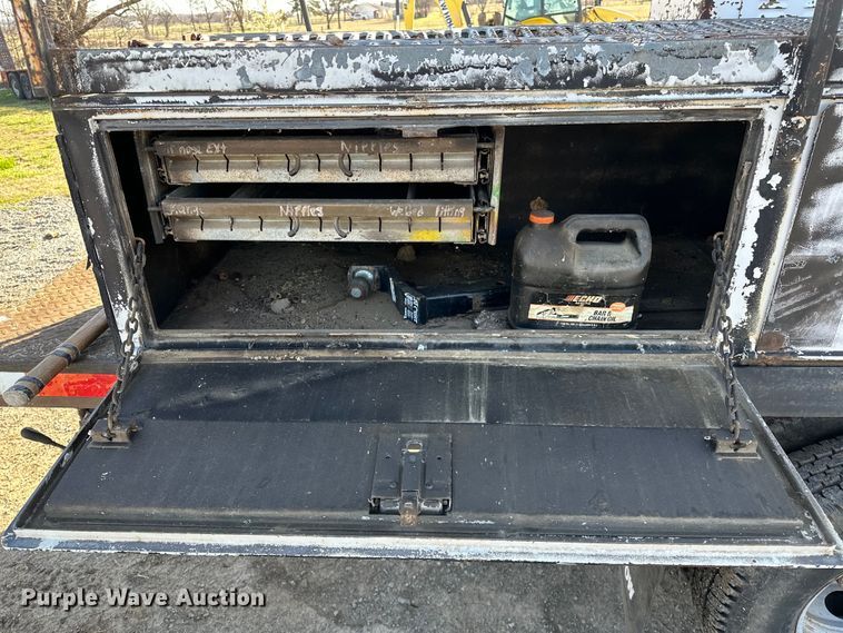 image for item OM9959 1997 Ford F450 Super Duty bucket truck