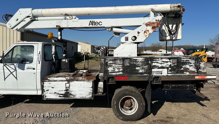 image for item OM9959 1997 Ford F450 Super Duty bucket truck