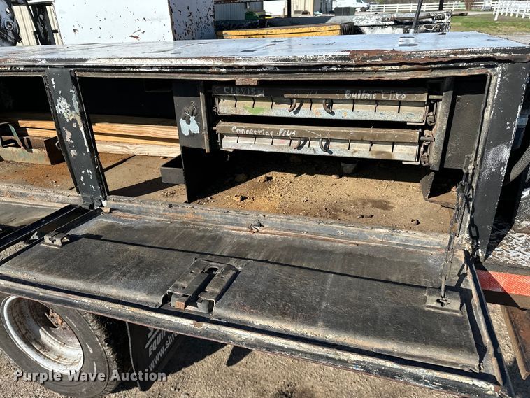 image for item OM9959 1997 Ford F450 Super Duty bucket truck