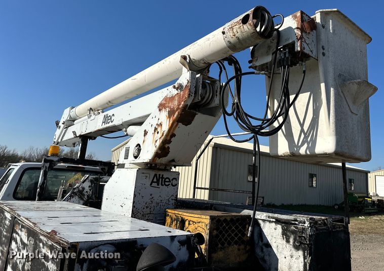 image for item OM9959 1997 Ford F450 Super Duty bucket truck