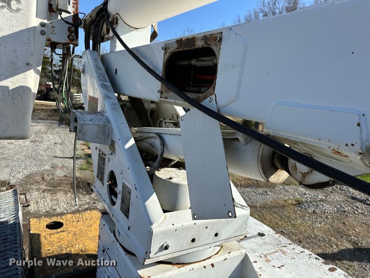 image for item OM9959 1997 Ford F450 Super Duty bucket truck