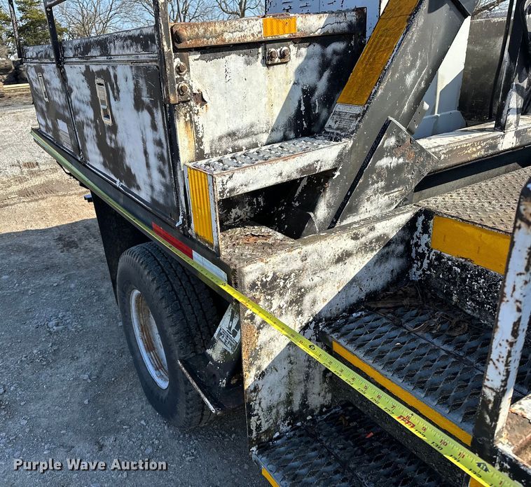 image for item OM9959 1997 Ford F450 Super Duty bucket truck