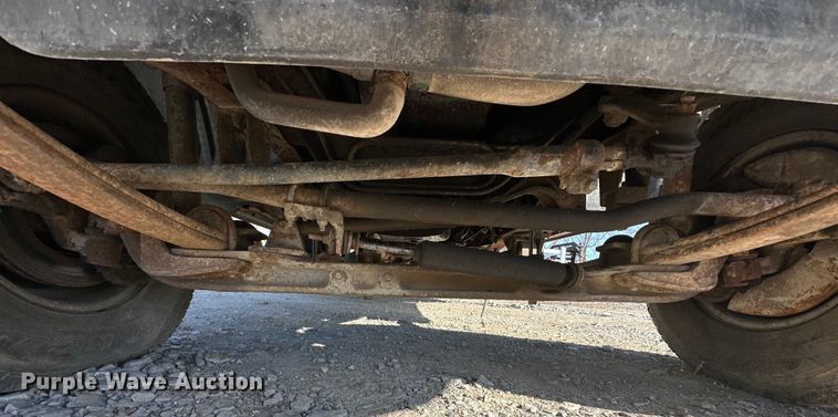 image for item OM9959 1997 Ford F450 Super Duty bucket truck