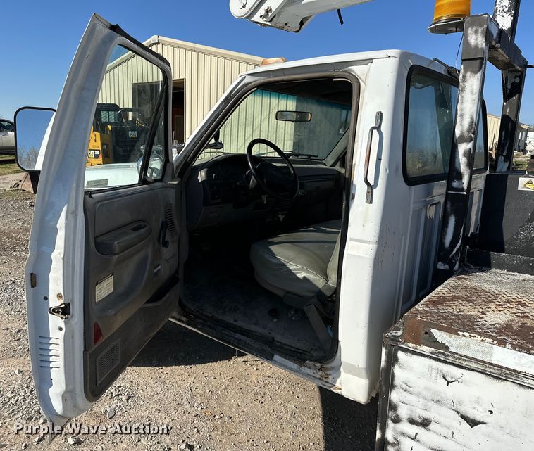 image for item OM9959 1997 Ford F450 Super Duty bucket truck