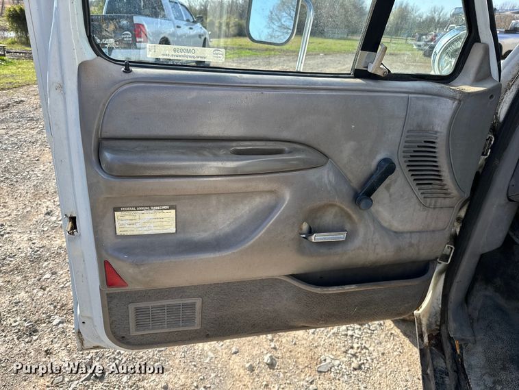 image for item OM9959 1997 Ford F450 Super Duty bucket truck