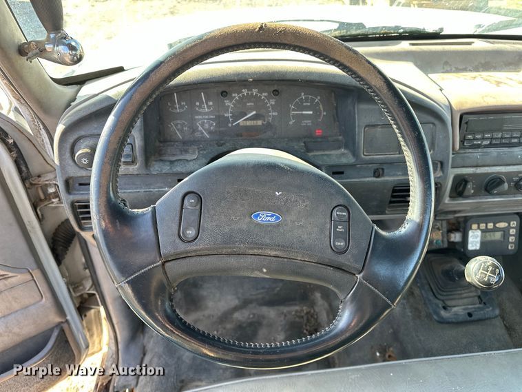 image for item OM9959 1997 Ford F450 Super Duty bucket truck