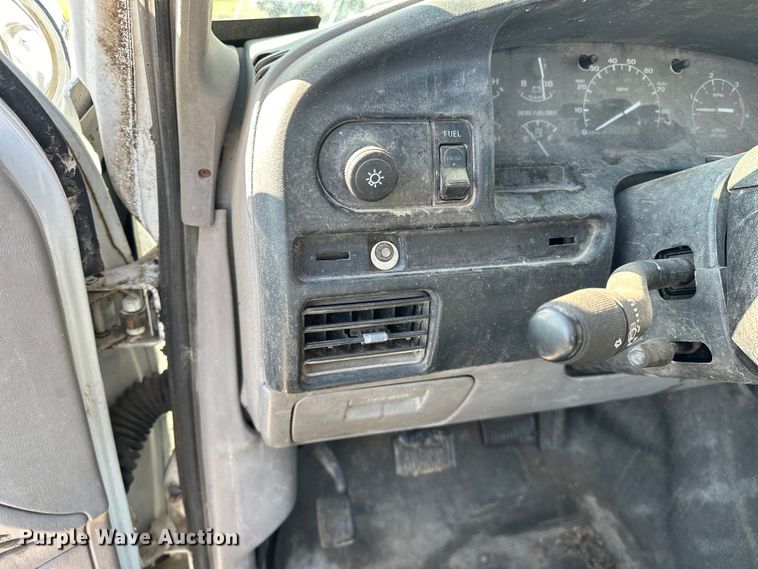 image for item OM9959 1997 Ford F450 Super Duty bucket truck