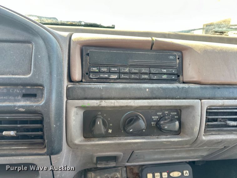 image for item OM9959 1997 Ford F450 Super Duty bucket truck