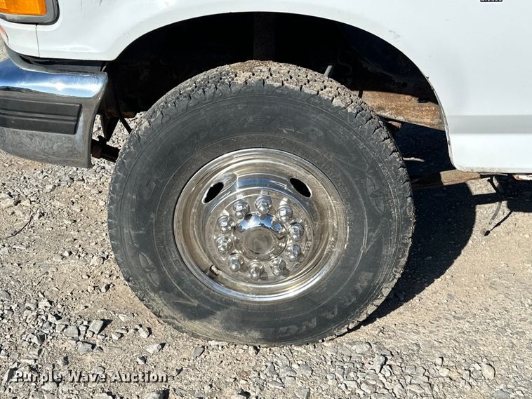 image for item OM9959 1997 Ford F450 Super Duty bucket truck