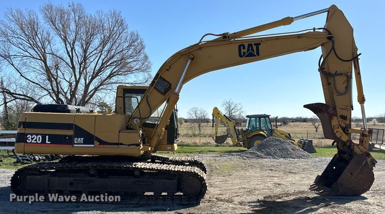 image for item OM9961 1994 Caterpillar  320L excavator