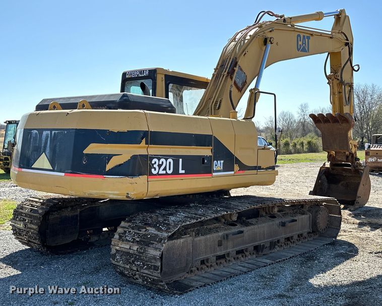 image for item OM9961 1994 Caterpillar  320L excavator