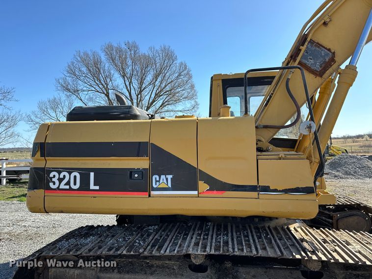 image for item OM9961 1994 Caterpillar  320L excavator