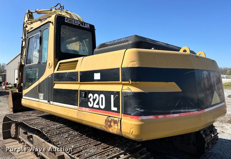 image for item OM9961 1994 Caterpillar  320L excavator