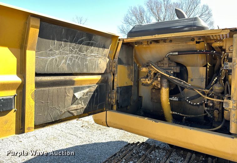 image for item OM9961 1994 Caterpillar  320L excavator