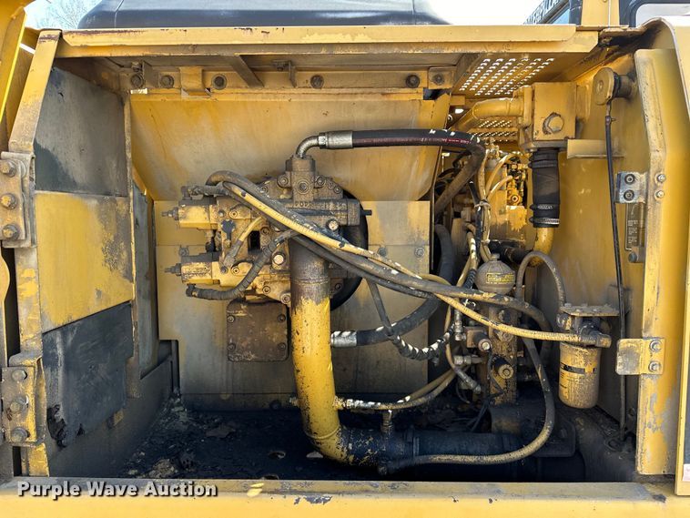 image for item OM9961 1994 Caterpillar  320L excavator