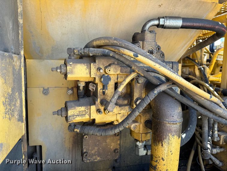 image for item OM9961 1994 Caterpillar  320L excavator