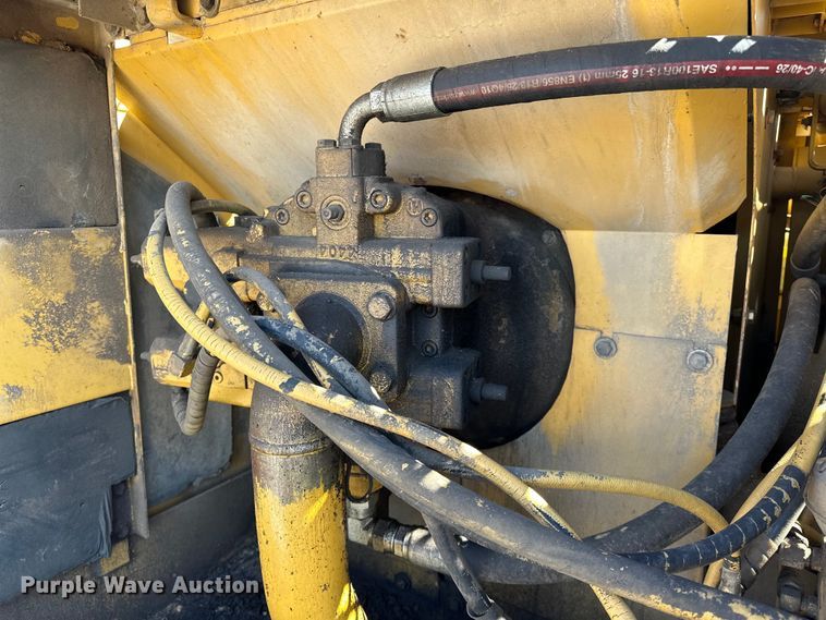 image for item OM9961 1994 Caterpillar  320L excavator