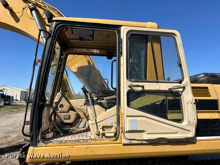 image for item OM9961 1994 Caterpillar  320L excavator