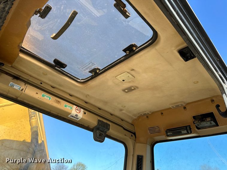 image for item OM9961 1994 Caterpillar  320L excavator