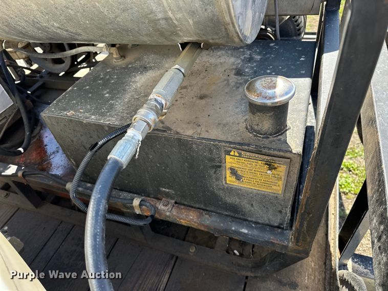 image for item OM9963 2015 Maxey  utility trailer