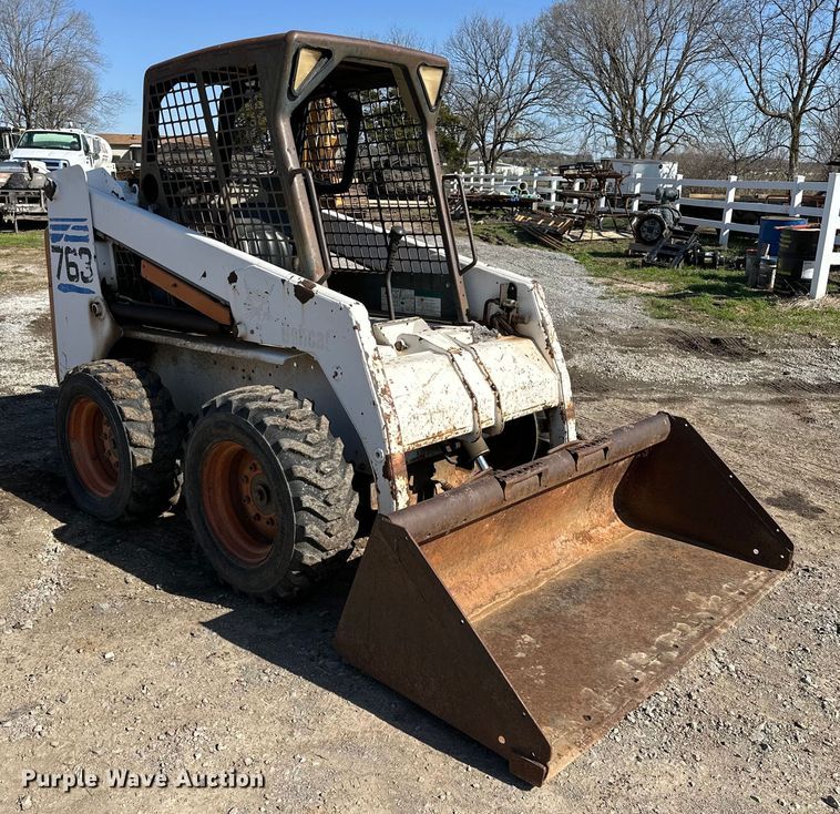 image for item OM9964 2001 Bobcat 763 skid steer loader